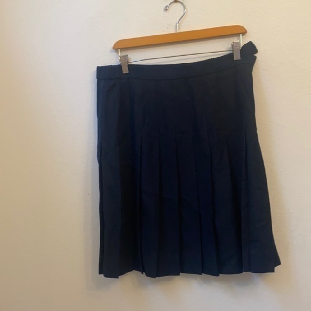 TALBOTS NAVY SKIRT SIZE 16